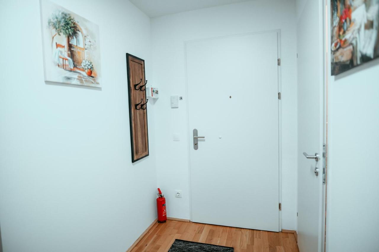 Cozy 105 Vienna